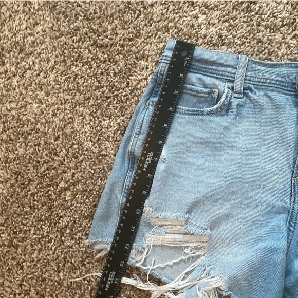 Hollister High-Rise Vintage Short 4” Inseam Sz 9 / 29 Distressed Jean Stretch - Picture 5 of 9